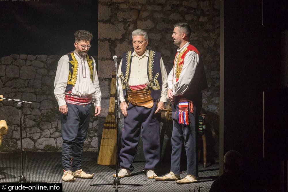 Ilustracija članka: Večeras u Grudama tradicionalna manifestacija Božićno silo