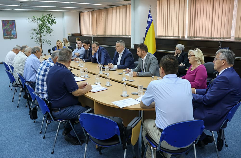 Ilustracija članka: Umirovljenici u FBiH traže da im se isplati razlika do tražene jednokratne pomoći
