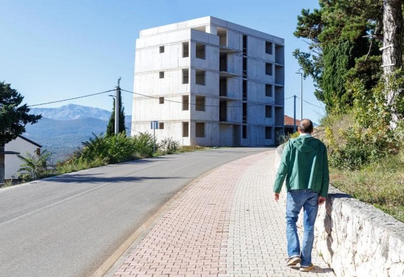 Ilustracija članka: Velika akcija USKOK-a u Imotskom: Uhićeno pet osoba