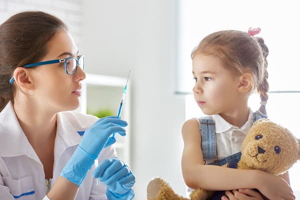 Ilustracija članka: Prve kazne zbog odbijanja cijepljenja djece dobili roditelji u Grudama