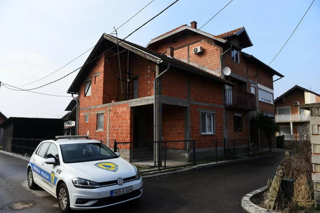 Ilustracija članka: Novi detalji jezivog slučaja u Brčkom: neka djeca su zaražena parazitima, djevojčice su odvedene na ginekološki pregled