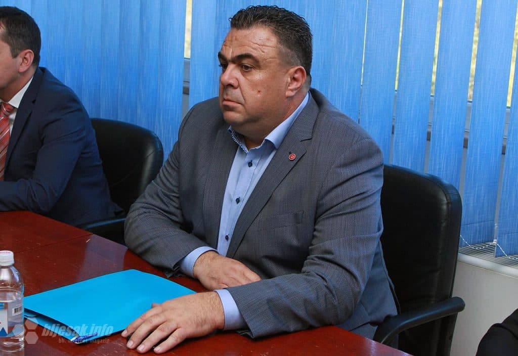 Ilustracija članka: Pretres kuće bivšeg ministra Borasa – pronađen metalni ormar za oružje uzet iz MUP-a