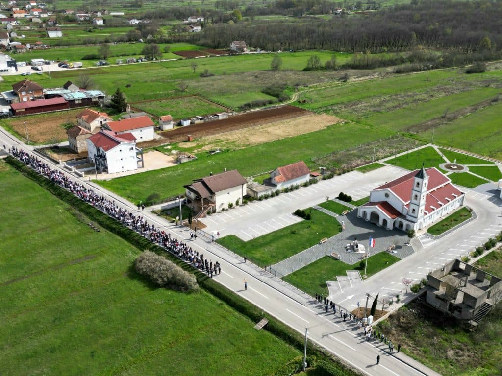 Ilustracija članka: Obavijest o obustavi prometa kroz Soviće za vrijeme održavanja pobožnosti Puta križa