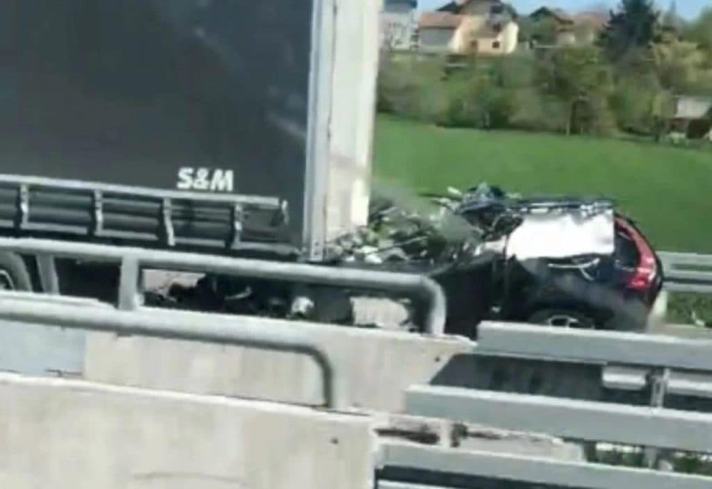 Ilustracija članka: Tri poginule osobe, dvije povrijeđene u teškoj prometnoj nesreći u BiH