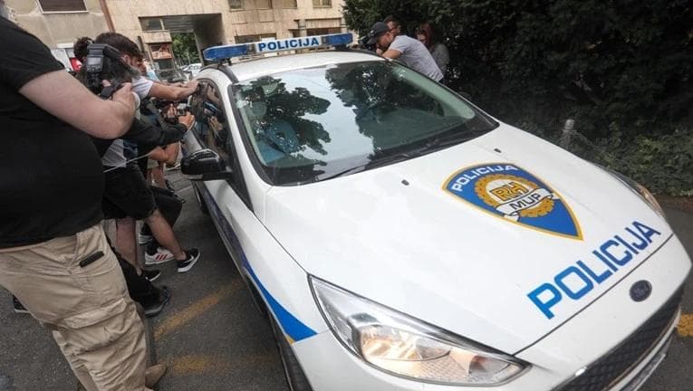 Ilustracija članka: Hrvatska: Policija upala u župni dvor zbog sumnje u spolno zlostavljanja maloljetnika