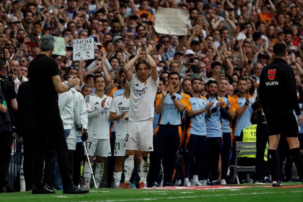 Ilustracija članka: VIDEO: Modrić krenuo iz igre u oproštajnoj utakmici. Slijedila je scena za povijest