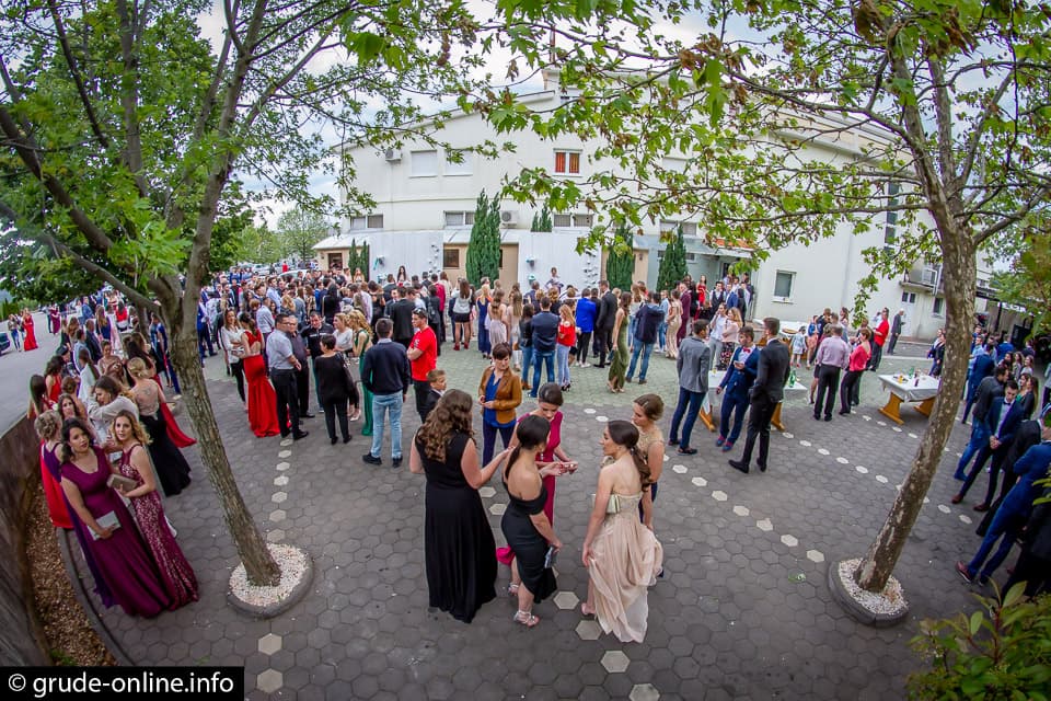 Ilustracija članka: Srednja škola A. B. Šimića Grude ispraća 58. generaciju maturanata