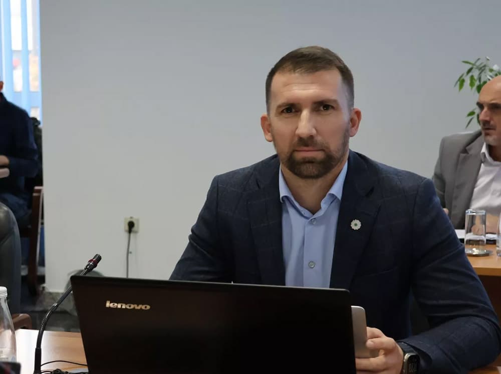 Ilustracija članka: Delić najavio: Veće mirovine, više dana godišnjeg i strože kazne za poslodavce