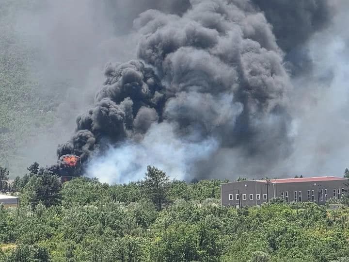 Ilustracija članka: VIDEO: Vjetar u Ljubuškom ponovno aktivirao požar, vatra prijeti kućama