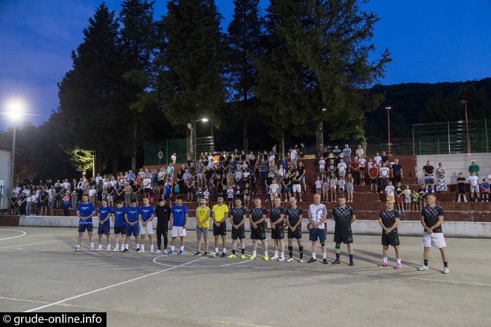 FOTO: Zvijezde i veterani u Ružićima u čast Mirkasu i Rudiću