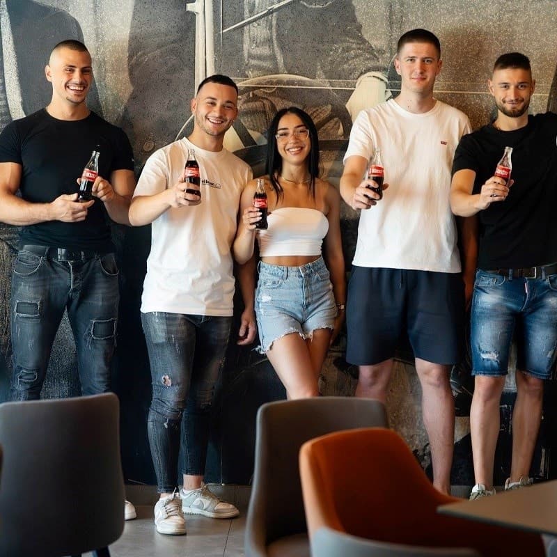 Ilustracija članka: Ekipa konobara iz Imotskog osvojila 20.000€ skupljajući čepove