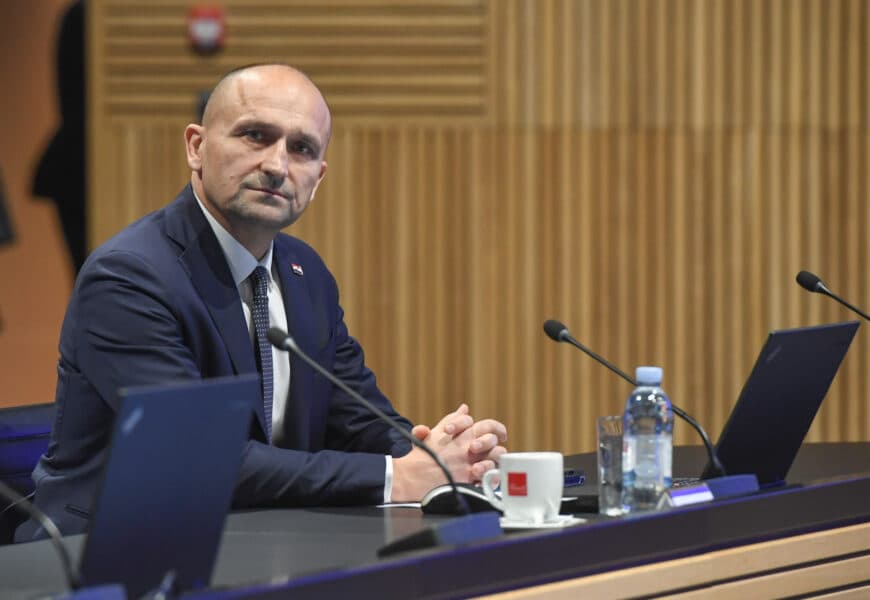 Ilustracija članka: Anušić: Čavoglave su himna Domovinskog rata, pola milijuna ljudi je reklo da je spremno i ništa više