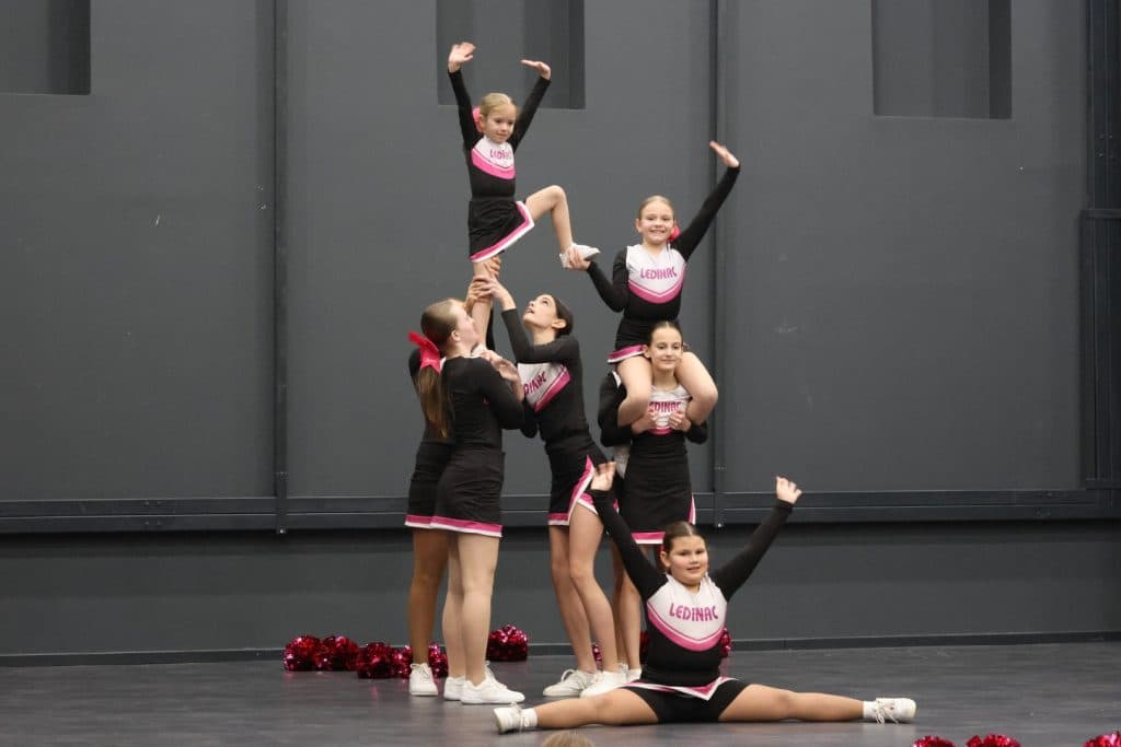 Ilustracija članka: Cheerleading klub Ledinac vrši upis novih članova