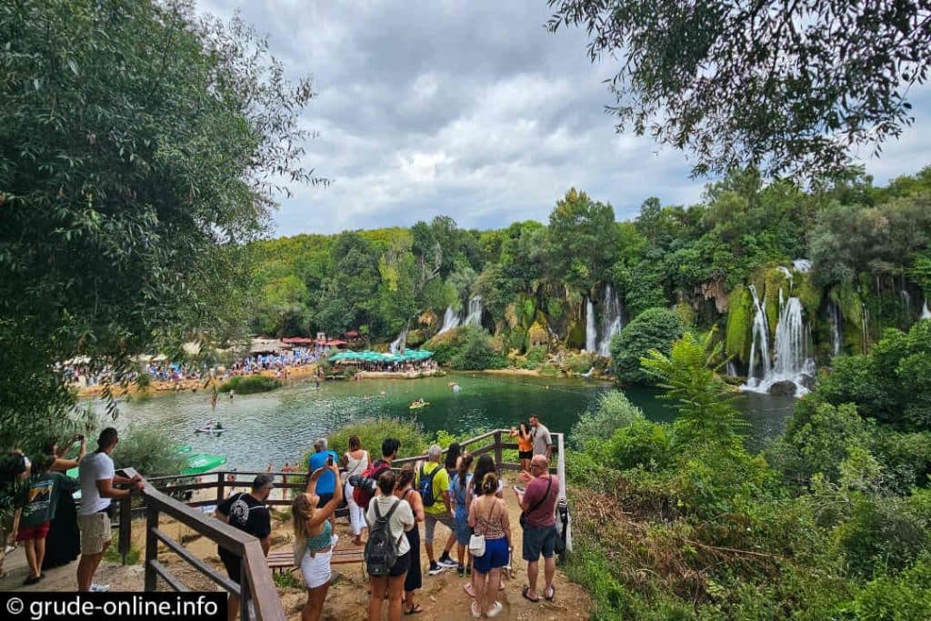 Ilustracija članka: Kravica privlači tisuće turista: Evo tko najviše dolazi i što se planira