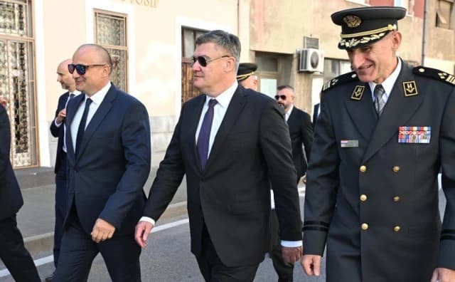 Ilustracija članka: Zoran Milanović dodijelio počasne činove za devet umirovljenih časnika HV-a i HVO-a