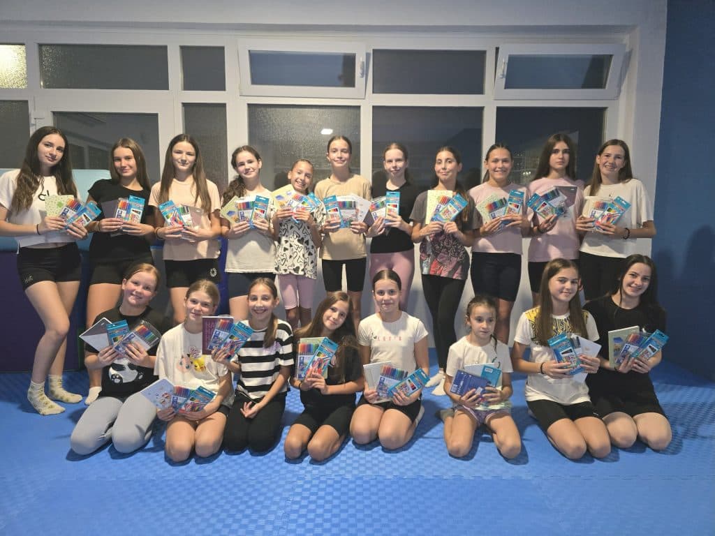 Ilustracija članka: Cheerleading sportašice i sportaši iz ŽZH na početnu nove sezone dobili školski pribor