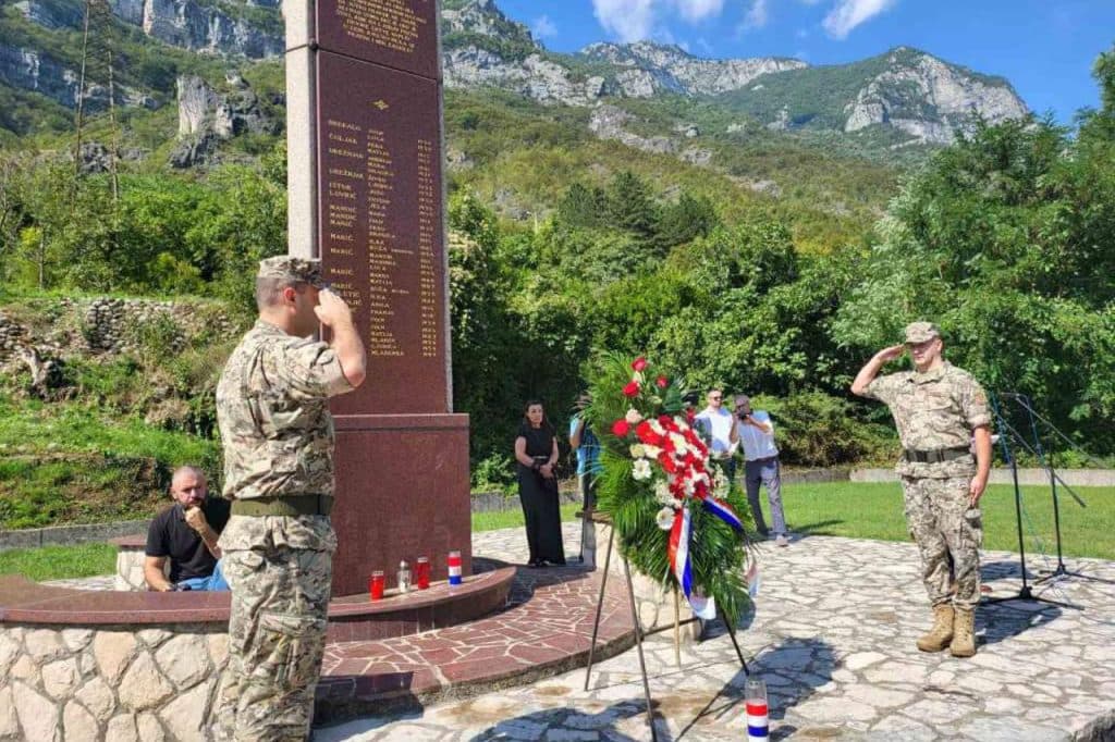 Ilustracija članka: Grabovica: 32 godine od ubojstva 33 civila, pravda i dalje nedostižna