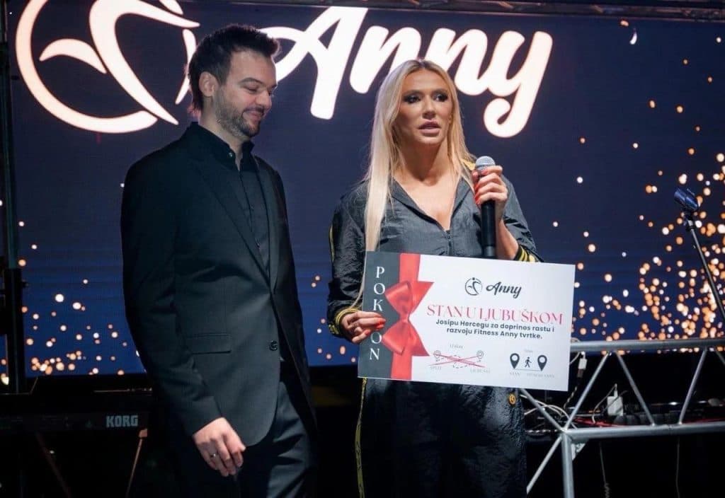 Ilustracija članka: Hercegovka Anny Chanel poklonila stan svom zaposleniku