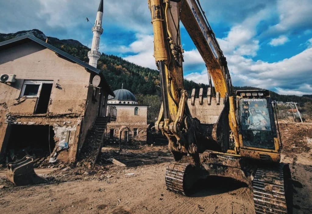 Ilustracija članka: Pomozi.ba: Pomoć vrijedna 10 milijuna KM za obitelji pogođene poplavama