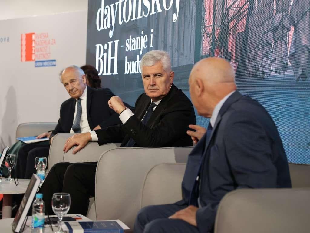 Ilustracija članka: Predstavljen zbornik Hrvati u daytonskoj BiH; Čović: “Nada da će u bogatstvo BiH biti ugrađena tri različita entiteta”