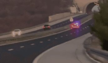 Ilustracija članka: Filmska potjera kod Zagvozda: Automobil jurio u krivom smjeru, policija ga pratila pod rotirkama