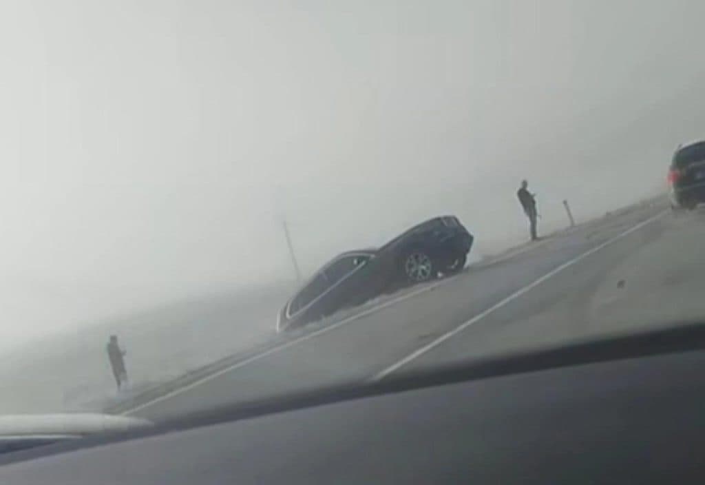 Ilustracija članka: VIDEO | Opasan led na Kupresu: Više vozila sletjelo s ceste