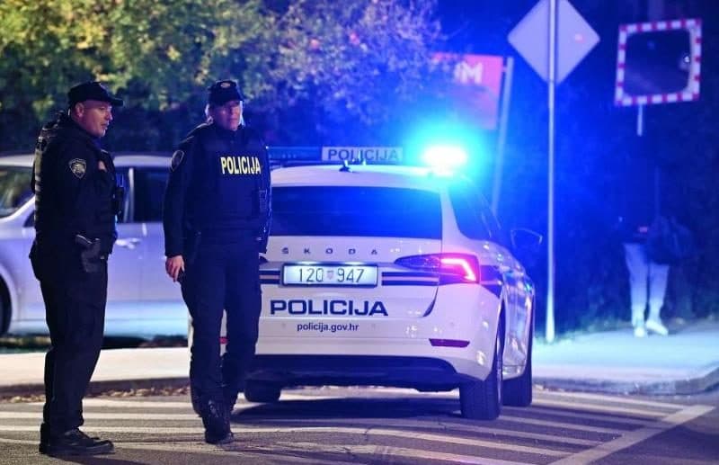 Ilustracija članka: U Makarskoj uhićeni lažni policajci iz BiH, prava policija im napravila sačekušu