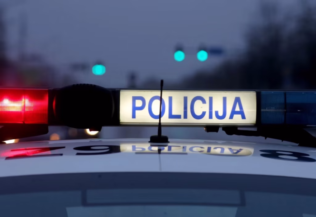 Ilustracija članka: Policija u Širokom Brijegu zaustavila Mercedes: kod vozača pronađena sumnjiva droga