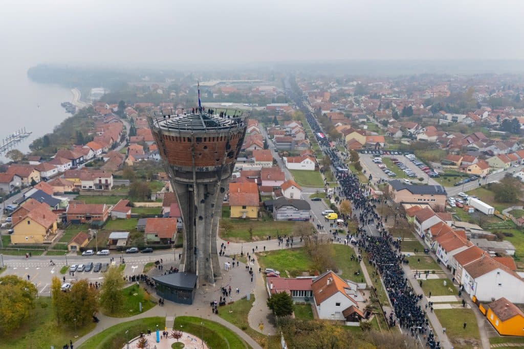 Ilustracija članka: Učenici završnih razreda iz ŽZH sudjelovat će u terenskoj nastavi u Vukovaru