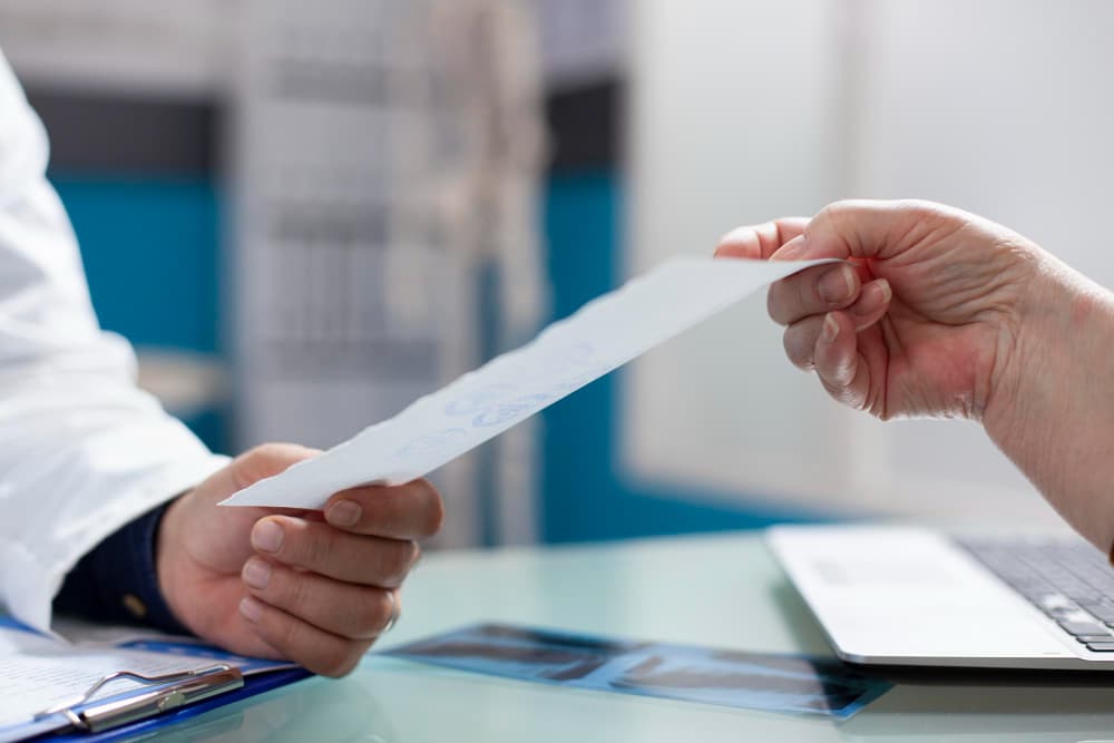 Ilustracija članka: Sukob interesa oko bolovanja: Poslodavci traže da se bolovanje skrati s 42 na 15 dana