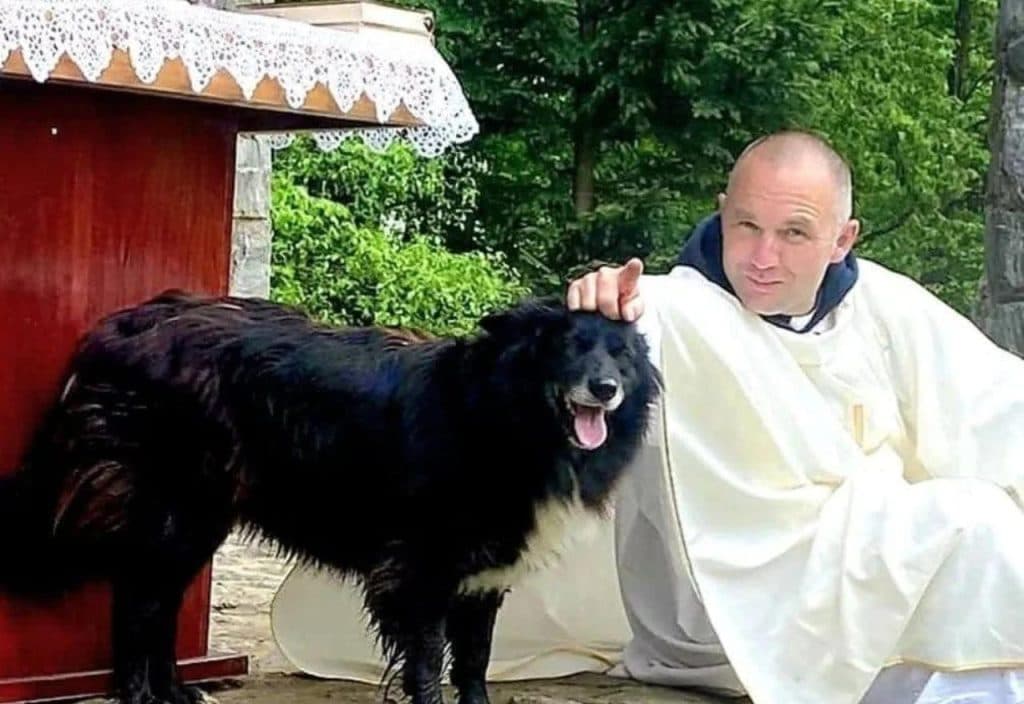 Ilustracija članka: Svećenik kojeg na mrežama prati skoro 300 tisuća ljudi dolazi u Hercegovinu