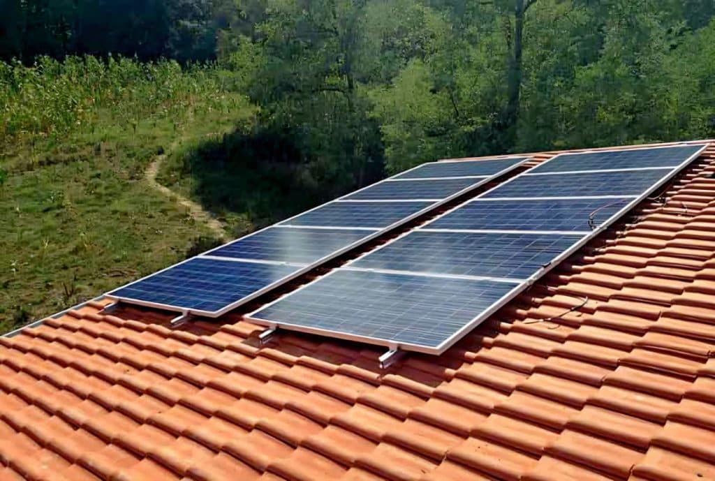 Ilustracija članka: Subvencije za solarne panele u FBiH: Kako do 7.000 KM potpore za kućnu elektranu