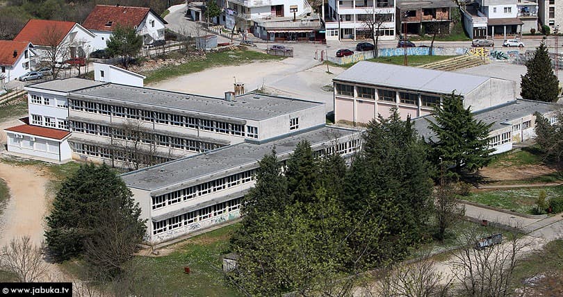 Ilustracija članka: Pojava meningitisa u osnovnoj školi Široki Brijeg, škola se dezinficira, djeca na cijepljenju!