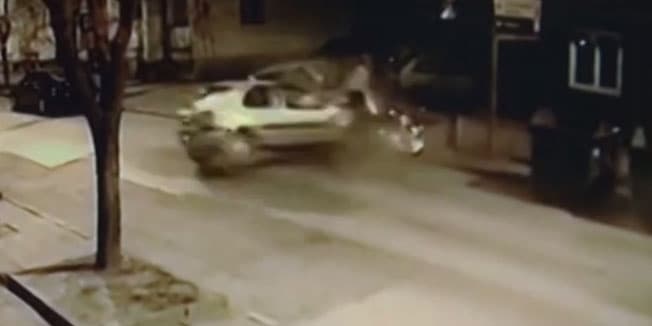 Ilustracija članka: VIDEO: KAMERE SNIMILE STRAŠAN SUDAR U SRBIJI Mrtav pijan prvo udario 14 automobila, a onda je luđački pohod prekinut silovitim sudarom