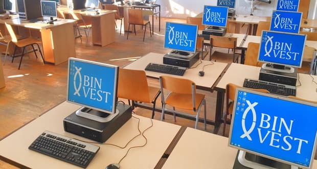 Ilustracija članka: SURADNJA JE POKRETAČ NAPRETKA: Binvest donirao 12 novih računala i projektor Srednjoj strukovnoj školi Posušje