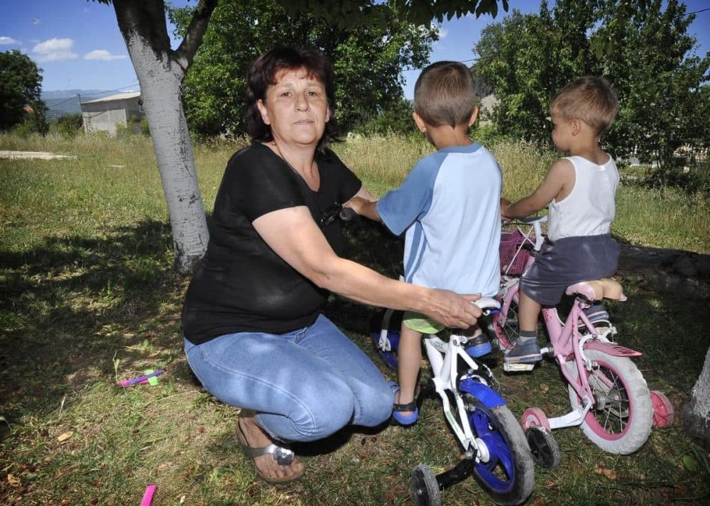 Ilustracija članka: Kulminirala obiteljska drama u Imotskoj krajini: Brinem se o djeci sina narkomana koji me istjerao iz kuće
