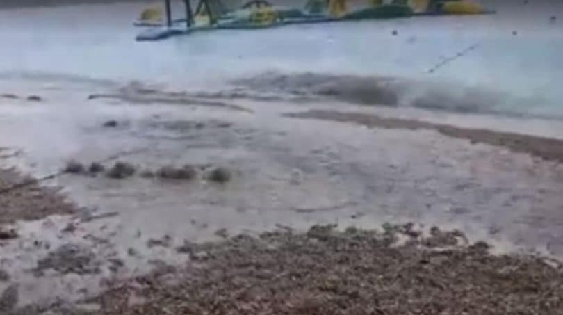 Ilustracija članka: Makarske vlasti: Na plaži nisu fekalije nego oborinske vode