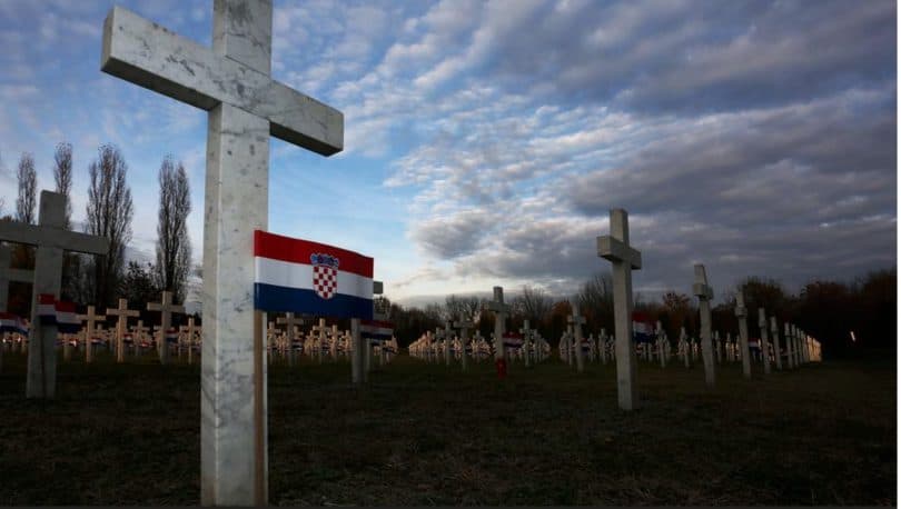 Ilustracija članka: Za zločine na Ovčari kod Vukovara potvrđene kazne do 20 godina za osmero optuženika, četvorica oslobođena