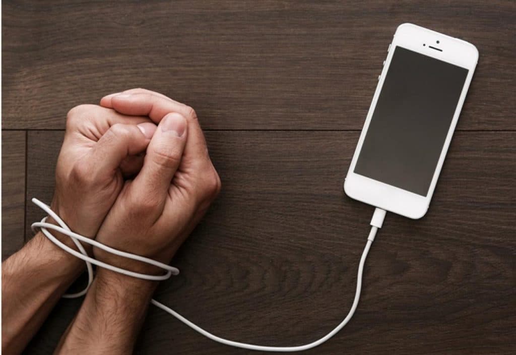 Ilustracija članka: U BiH ima teško ovisnih o internetu koji su hospitalizirani