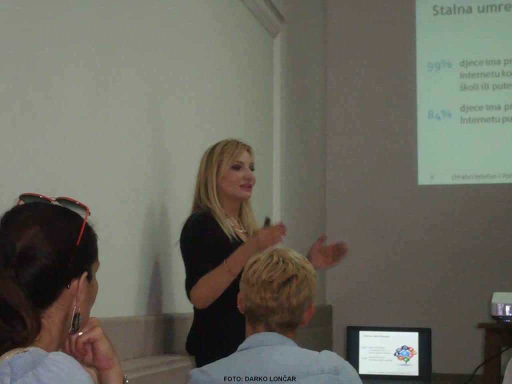 Ilustracija članka: U Imotskom održana tribina „Djeca na Internetu – hvatamo li korak s njima“?