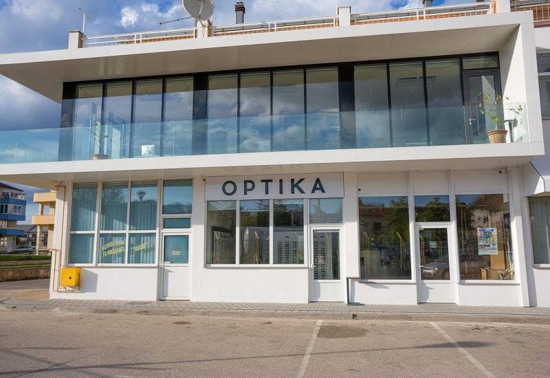 Ilustracija članka: Iz optičke radnje u Tomislavgradu otuđeno 90 komada ‘Ray ban’ naočala