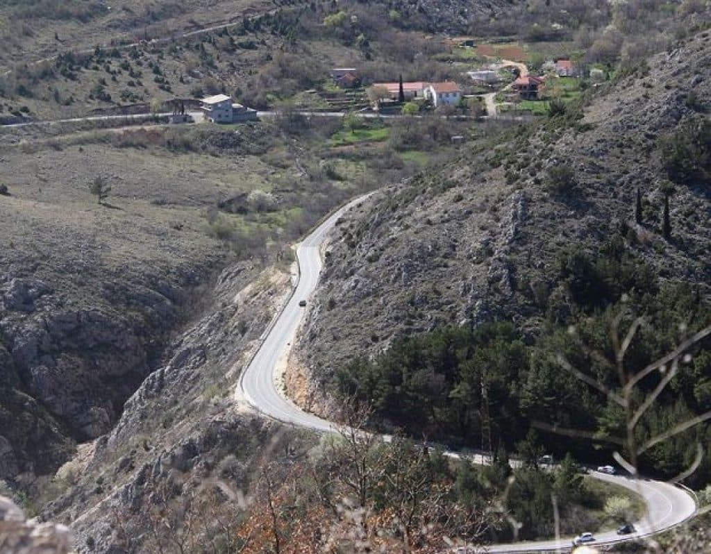 Ilustracija članka: Otac policiji detaljno opisao u kojem žbunju je ostavio novorođenče