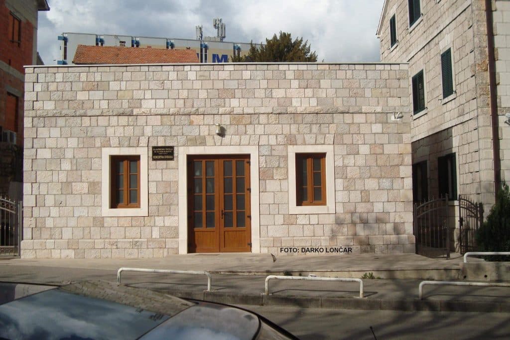 Ilustracija članka: Korisno predavanje u Imotskom: Utjecaj ekrana na dječji mozak