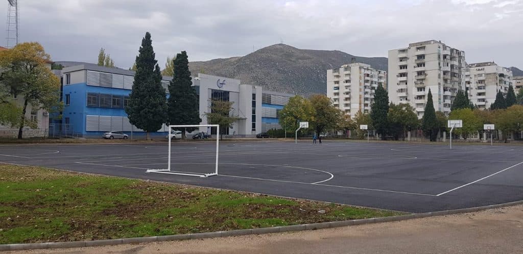 Ilustracija članka: Mostar: Utakmica Studentskoga zbora i Rektorata na otvaranju obnovljenog igrališta