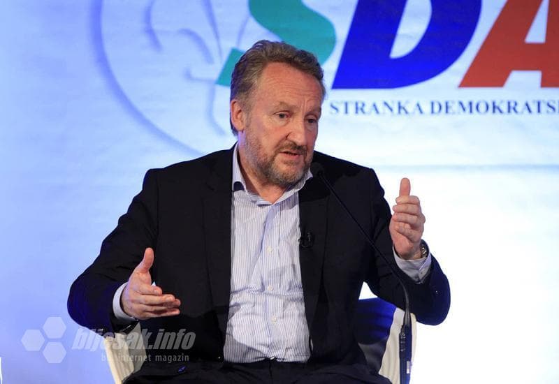 Ilustracija članka: Izetbegović se pridružio optužbama na račun Hrvatske