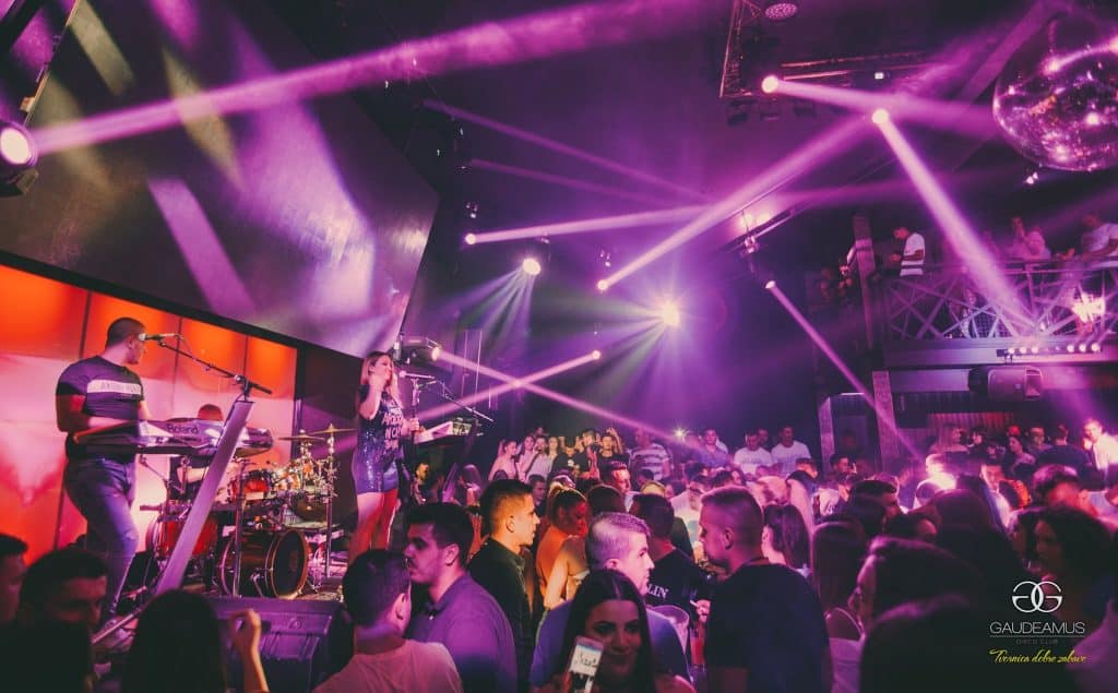 Ilustracija članka: Dvije sexy Milice raspametile Hercegovce