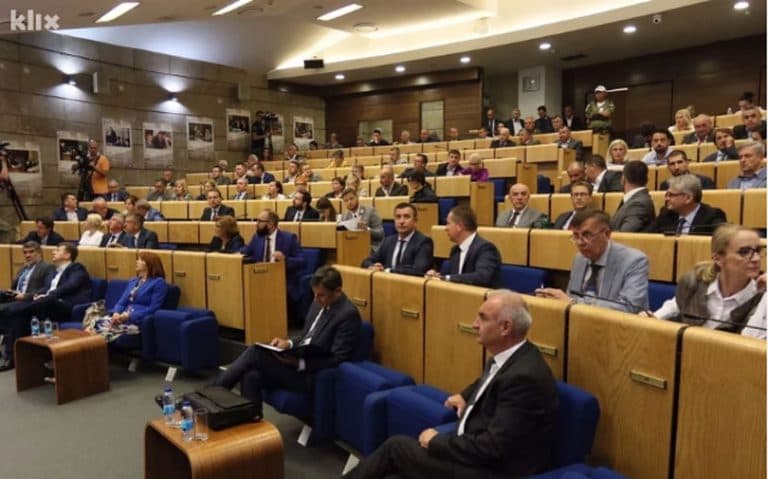 Ilustracija članka: Usvojen Zakon o pravima branitelja u FBiH: Starijima od 57 godina mjesečni dodatak