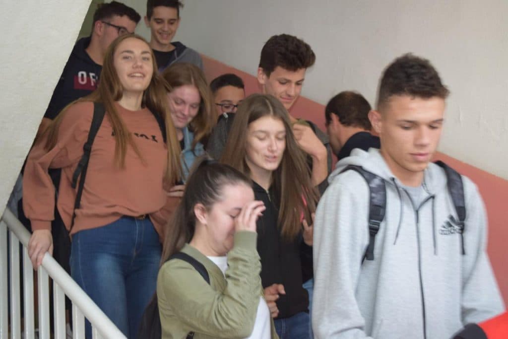 Ilustracija članka: Posušje: Domar je pokušao ugasiti požar, ali je naređena evakuacija škole