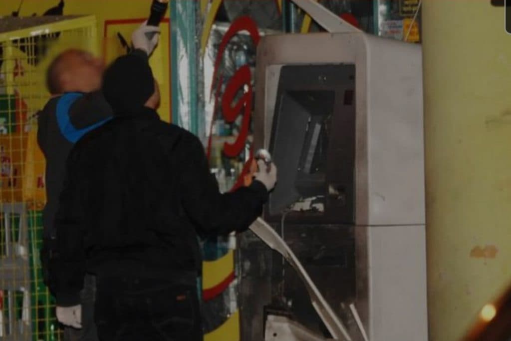 Ilustracija članka: Bankomat u Vitini sinoć je ponovo bio na meti razbojnika