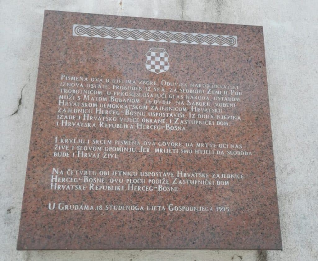 Ilustracija članka: Grude: Nova lokacija za spomen ploču o utemeljenju Hrvatske zajednice Herceg-Bosne